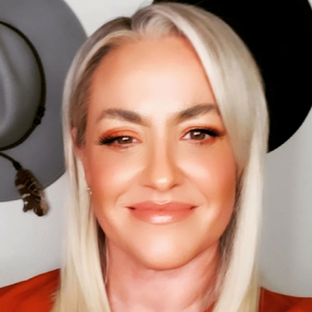 Meet your Posher, Christy